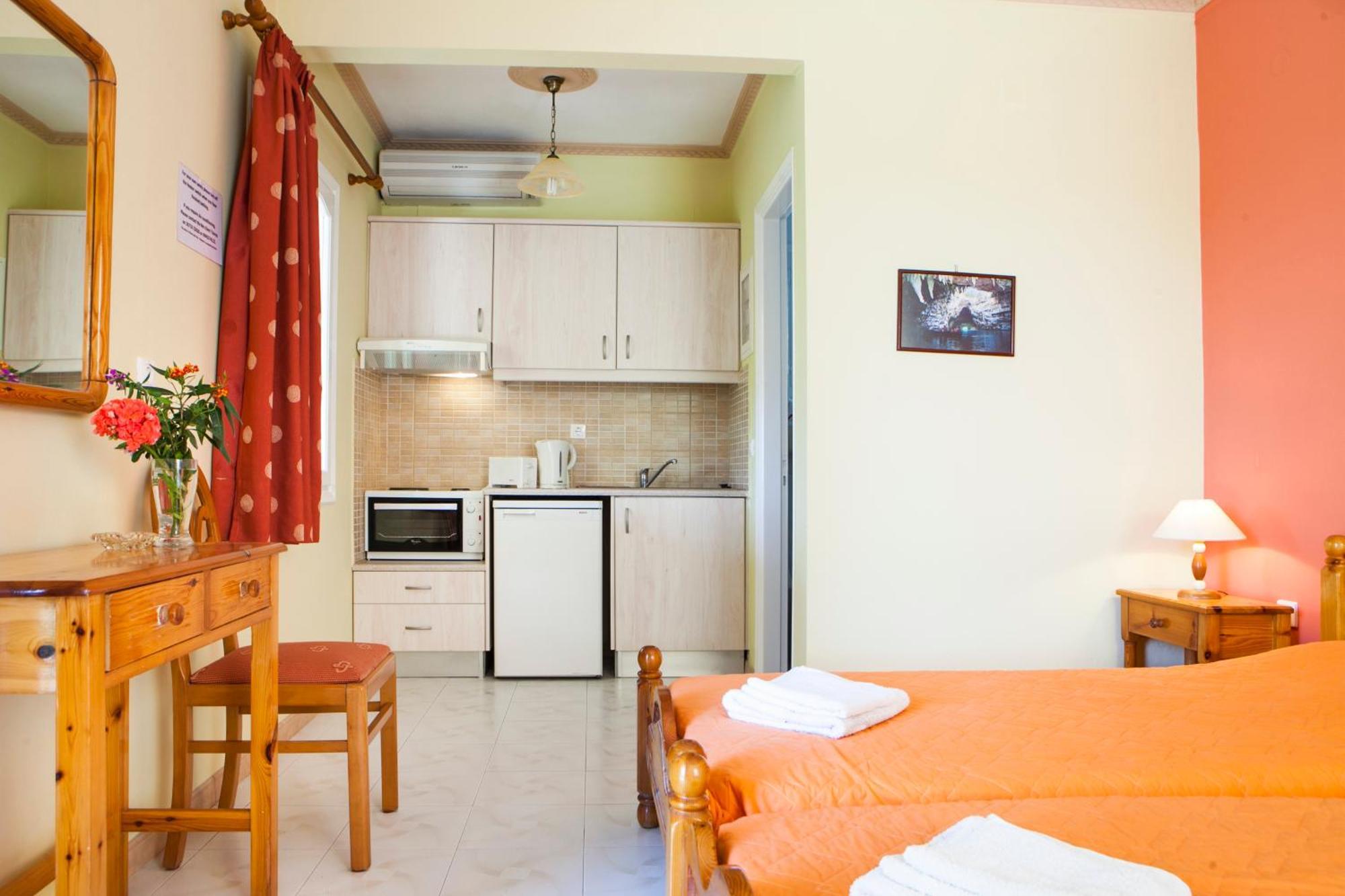 Tzivras Villa & Apartments Lassi  Habitación foto