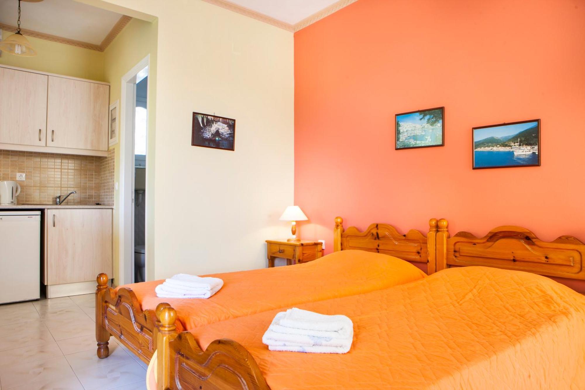 Tzivras Villa & Apartments Lassi  Habitación foto